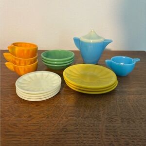 VINTAGE AKRO AGAR CHILDREN’S DISHES